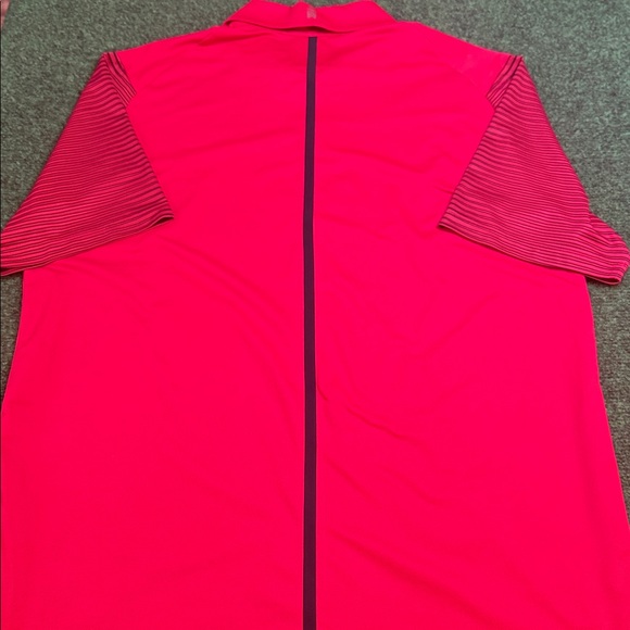 Tiger Woods Collection by Nike Dri-Fit Polo (Red & Black / Size Medium) - Picture 6 of 7